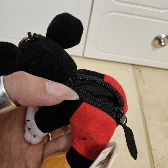 Mickey mouse zipper pocket Keychain - Picture 4 of 5